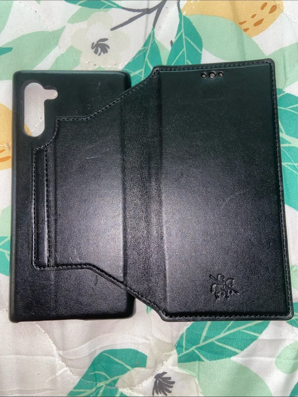 VENITO BLACK LEATHER S22 ID PHONE CASE 6.1” Wallet Snap-On